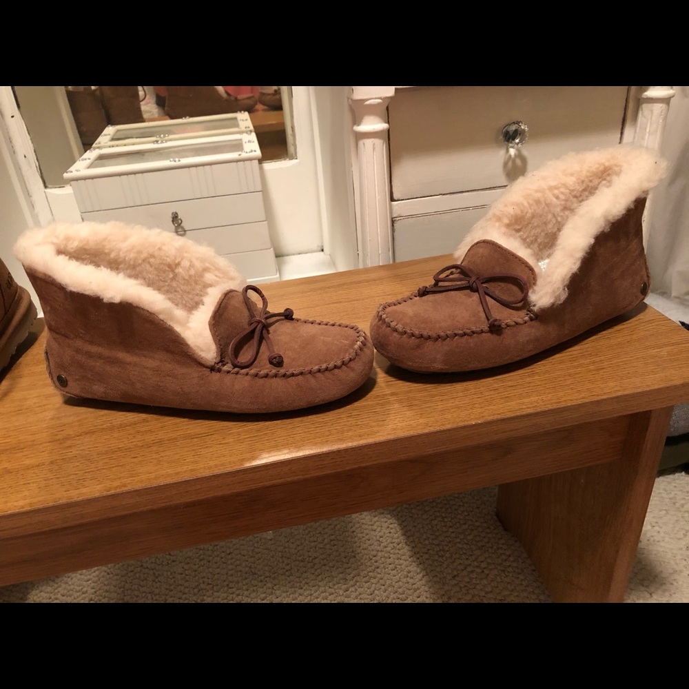 Brand New Ugg Moccasins/Slippers!